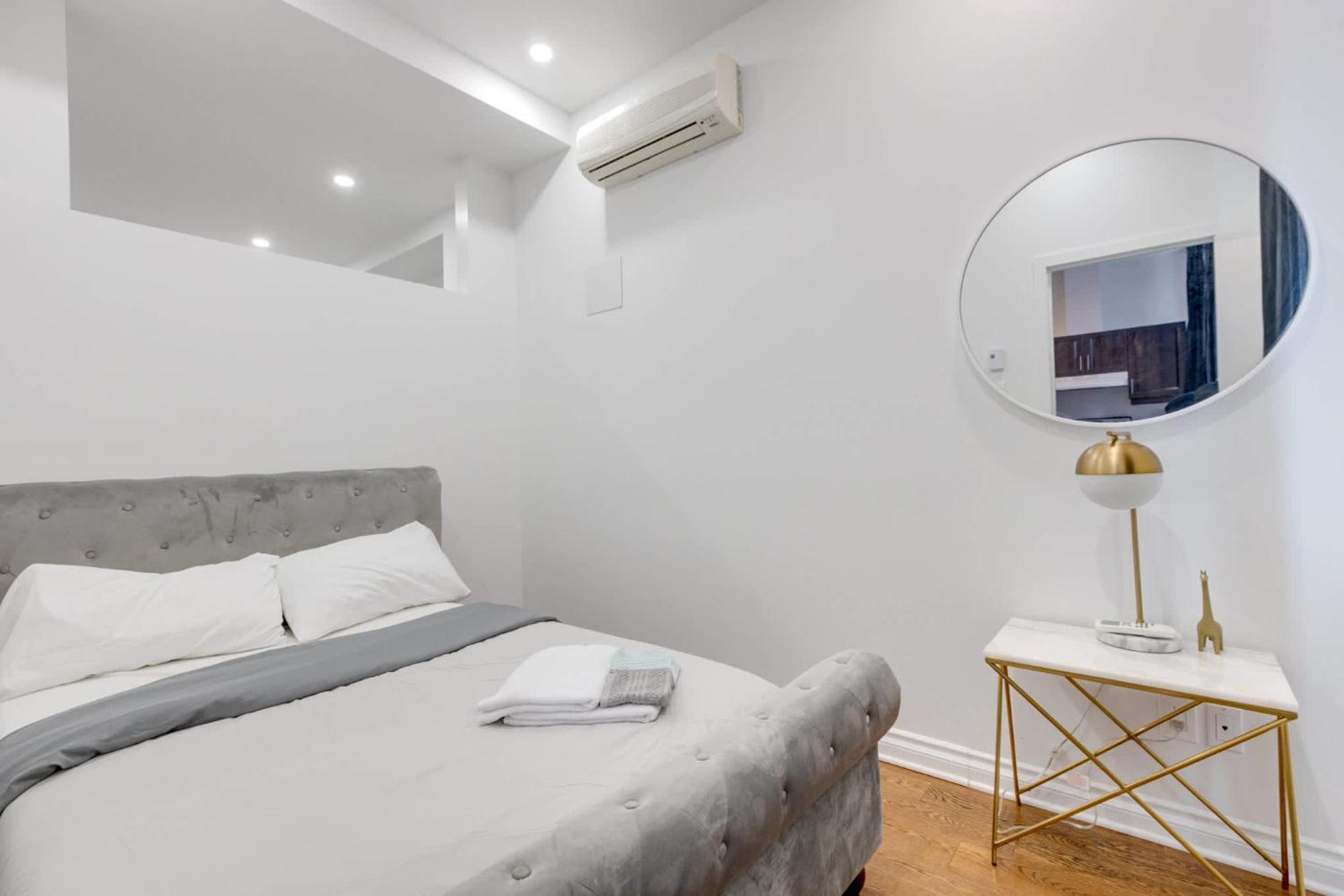 Апартаменты M11 - Stylish & Cozy 2Bdr In Plateau Монреаль Экстерьер фото
