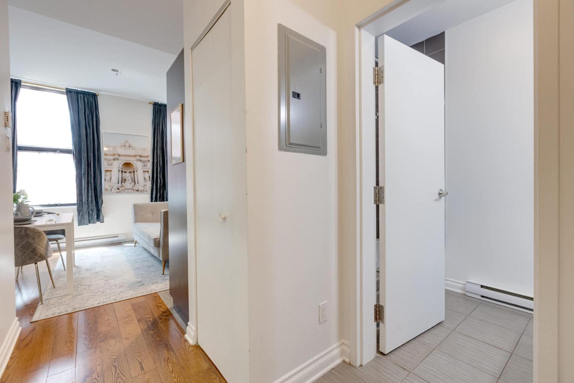 Апартаменты M11 - Stylish & Cozy 2Bdr In Plateau Монреаль Экстерьер фото